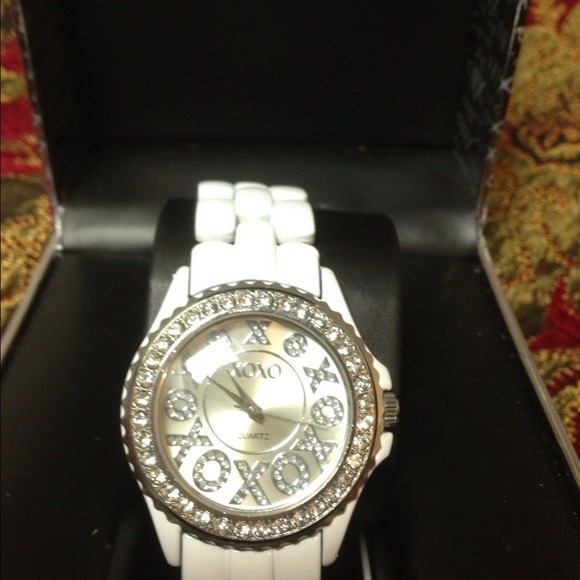 XOXO 💋 beautiful white watch never worn ❗ - Picture 2 of 3