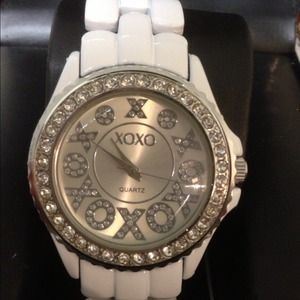 XOXO 💋 beautiful white watch never worn ❗