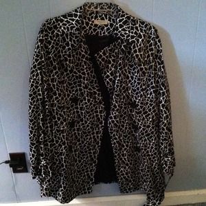 Black and white giraffe print jacket with belt