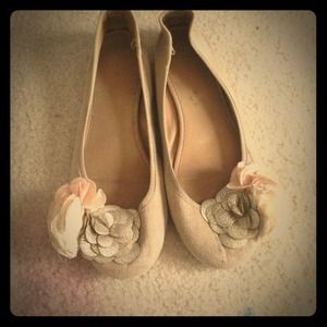 Burlap flats with flower