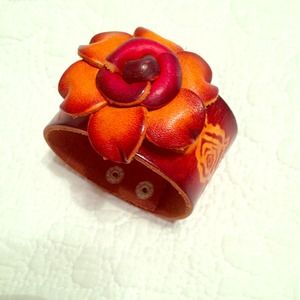 Leather flower bracelet