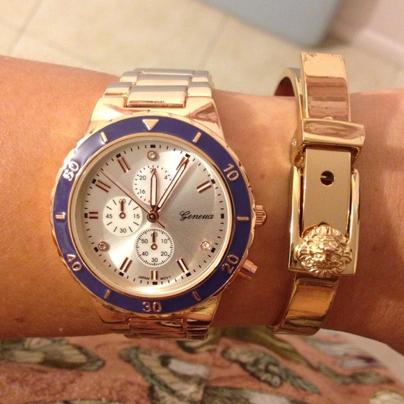 Accessories - ⚡️sale⚡️Rose Gold Fashion watch
