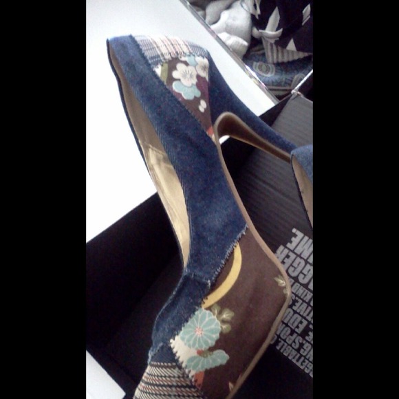 Blue jean pump by sheikh shoes collection