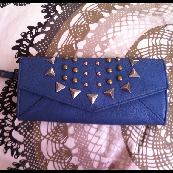 Xhilaration Clutches & Wallets - 🎈🎉Host Pick 8/11🎉🎈NWT studded clutch