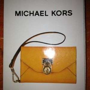 💟@sanhar now owns it!😉💟Michael Kors iPhone case