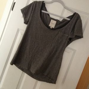 Gilly Hicks gray tee