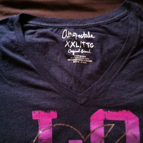Cute Aeropostale v neck shirt - Picture 2 of 3