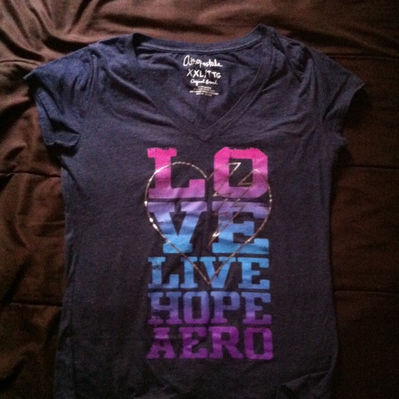 Cute Aeropostale v neck shirt - Picture 3 of 3