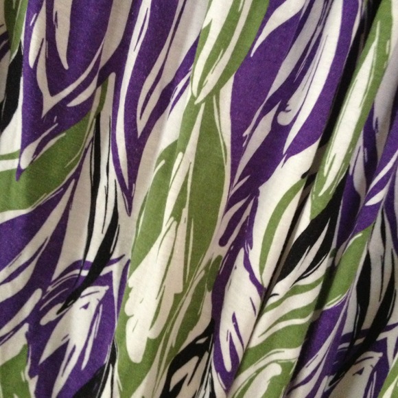 Patterned top - Picture 2 of 3