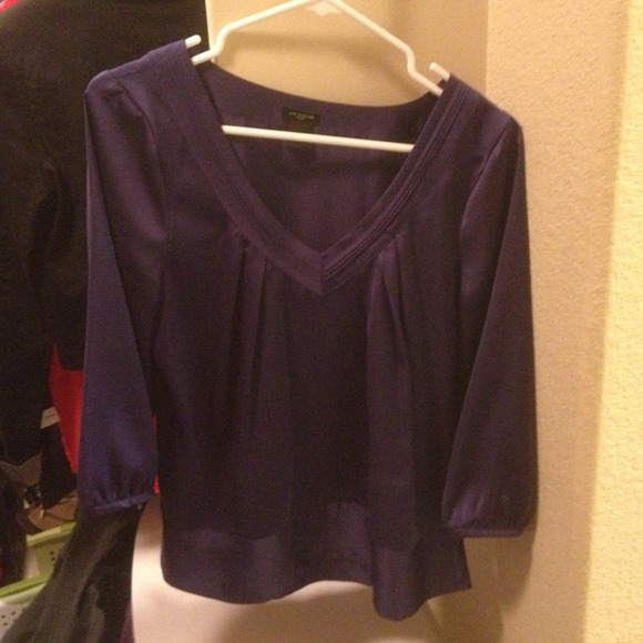 SOLD!!! Silky Ann Taylor 3/4 sleeve top