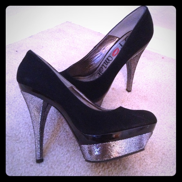 Sexy Closed Toe Black High Heels!