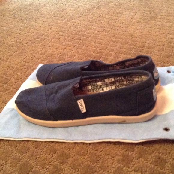 toms - Picture 2 of 2