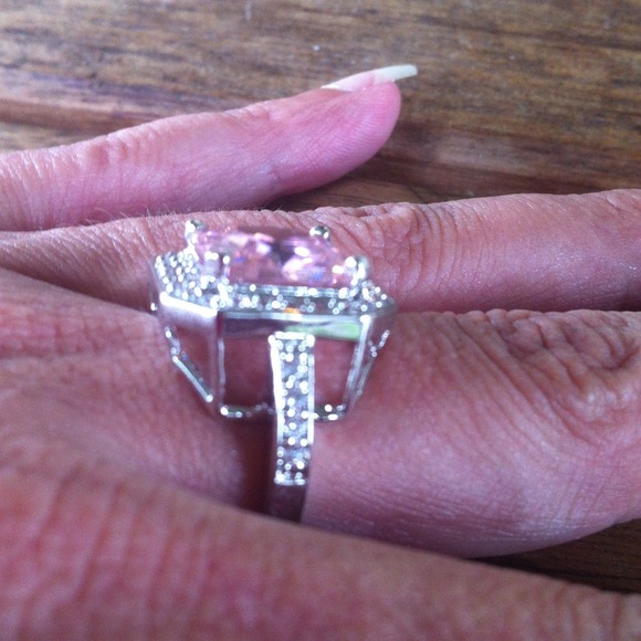 💗HP💗Pink Sapphire ring SOLD IN BUNDLE - Picture 2 of 4