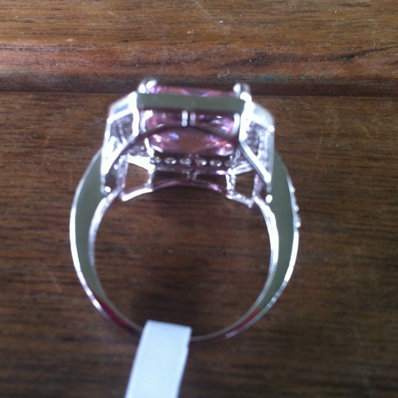 💗HP💗Pink Sapphire ring SOLD IN BUNDLE - Picture 3 of 4