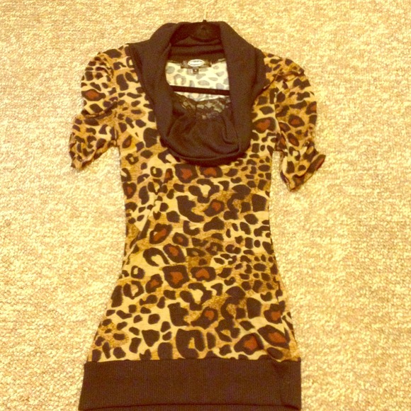 Cheetah print short sleeve sweater!!