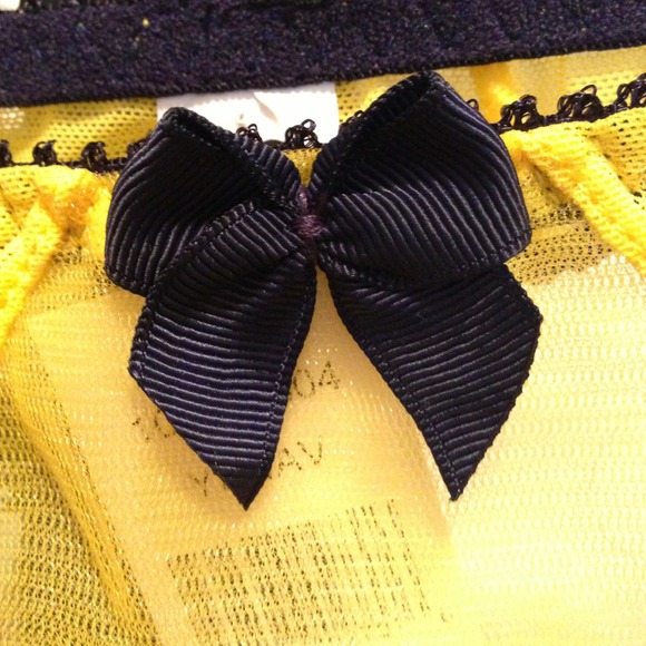 ❌SOLD❌NWT CLAUDETTE THONG SIZE SMALL CYBER YELLOW - Picture 2 of 4