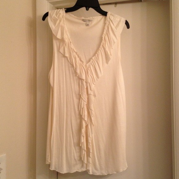 Sleeveless knit top