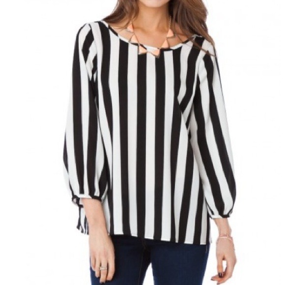 ❌SOLD❌Vertical Stripe Bow Back Blouse - Picture 2 of 2