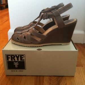 Frye Maye Vintage Ankle Sandal HELD