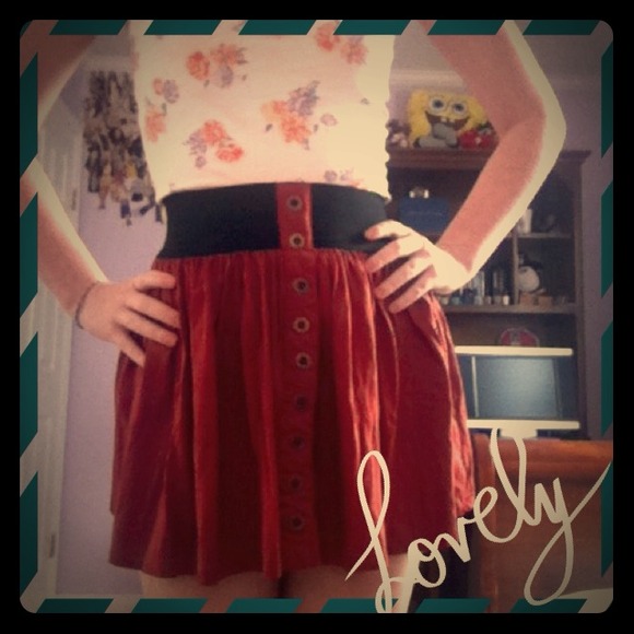 Short burgundy skirt