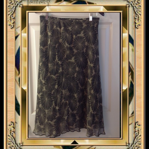 Rafaella Dresses & Skirts - 🔴🔴SOLD🔴🔴Cute Black and Tan Skirt