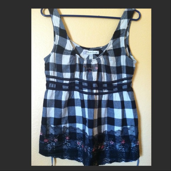 American Rag sleeveless Top !!!!!!!