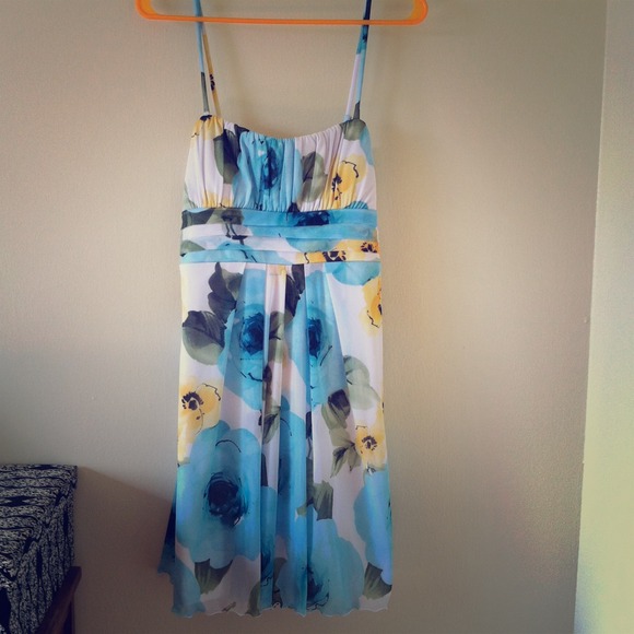 Iz Byer Dresses & Skirts - 🚨SALE🚨 Floral Print Dress.