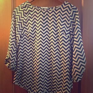 Adorable chevron top. Barely worn!
