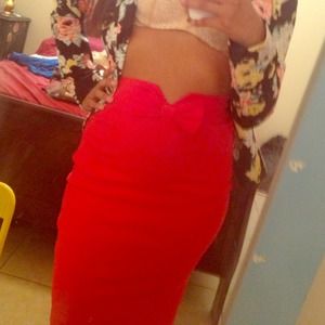 Scarlet bow front pencil skirt!