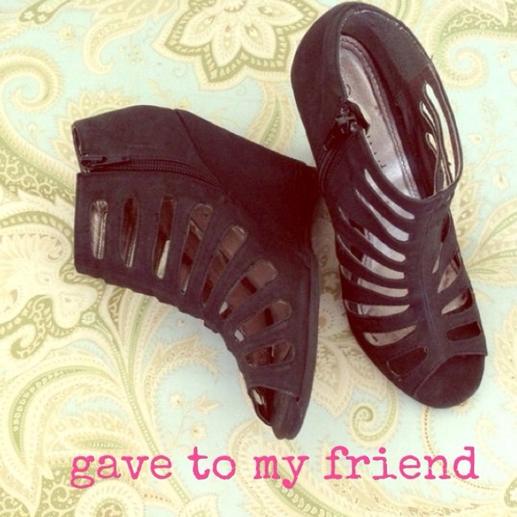 Shoes - ❌❌Gave to my Friend❌❌