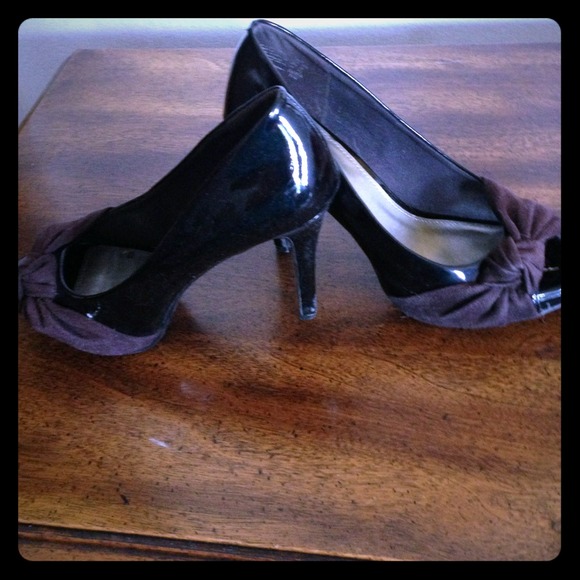 ADORABLE black and brown 3 1/2 heels! - Picture 1 of 1