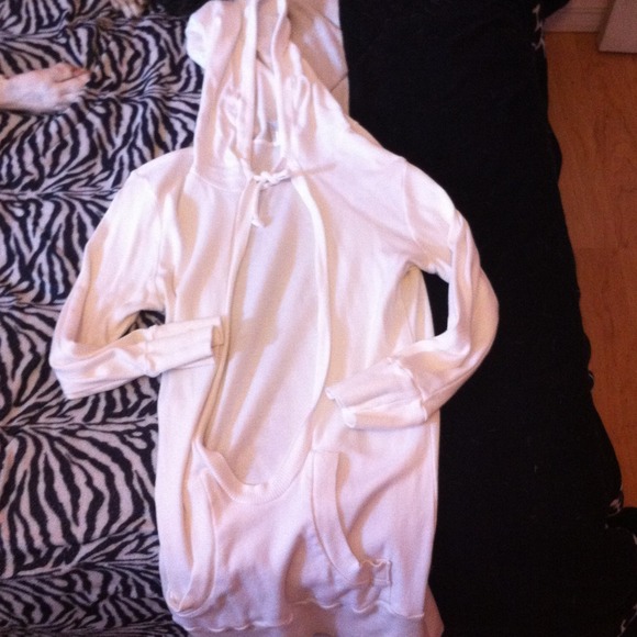 SOLD!!!! Half sleeve top with pockets and hood