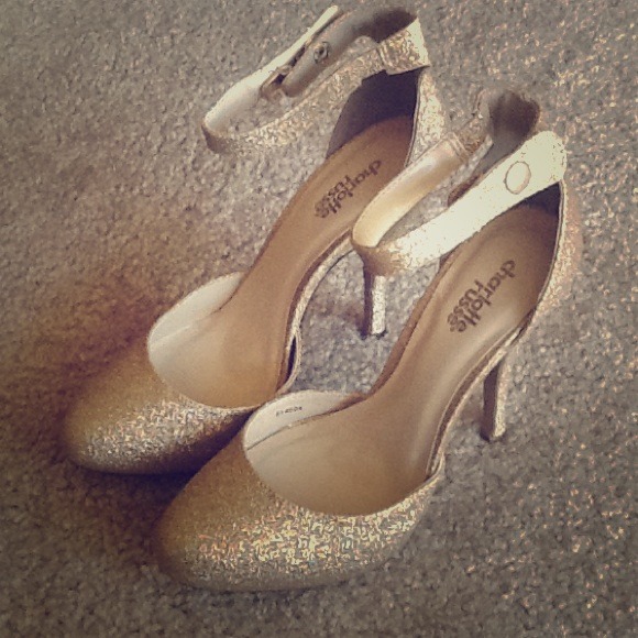 "Tizzy" in Gold