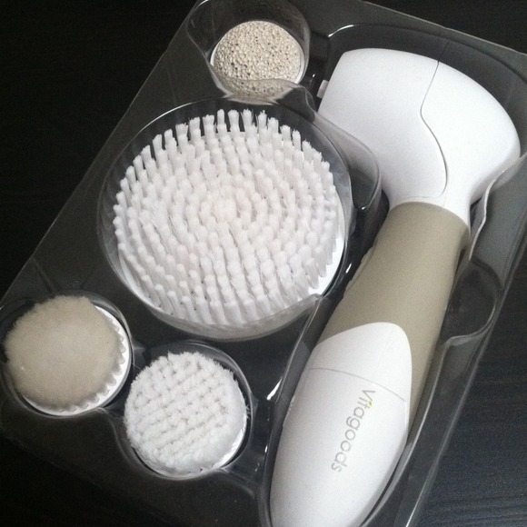 SOLD****Vitagoods Skin Cleanser System