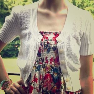 White Short-Sleeved Cropped Cardigan (Size Medium)