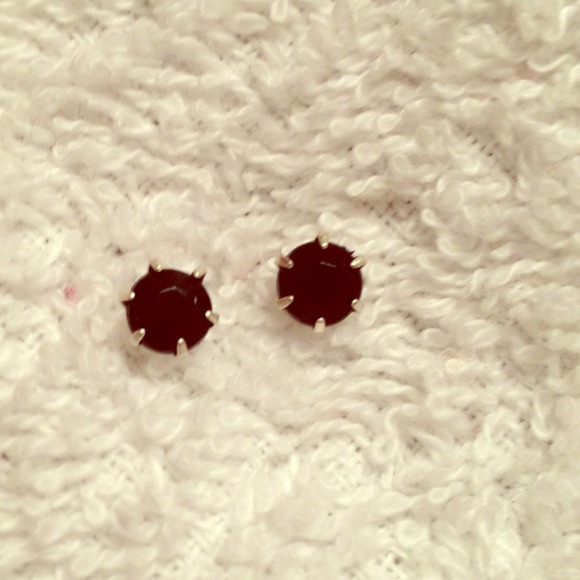 ❌❌❌SOLD❌❌❌small black studs