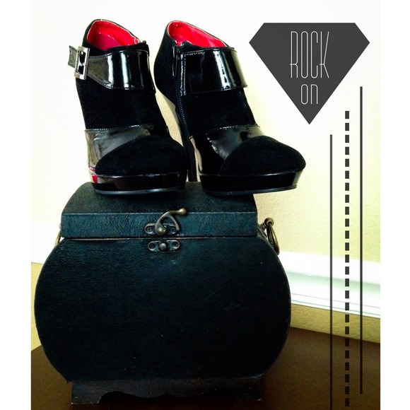Shoes - 🎉HOST PICK🎉 Black High Heel Ankle Boots