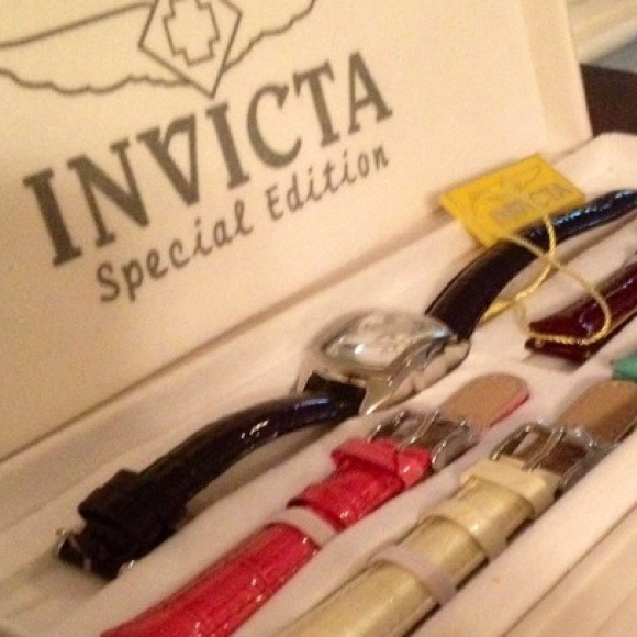 🔵🔵SOLD marydaly 🔵🔵 . SPECIAL EDITION INVICTA