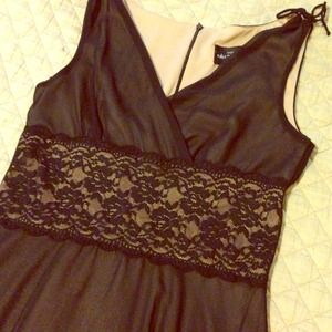 Black Lace Dress size 8 (Petite) Mid-Length