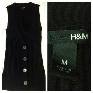 🎉moving sale!🎁 H&M low-v button vest