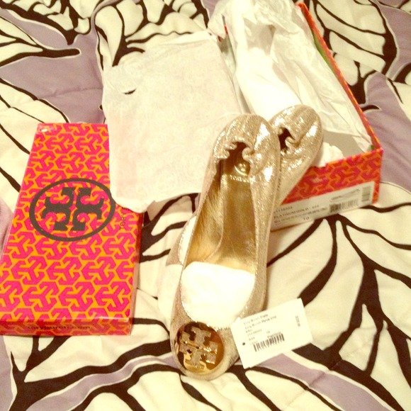 Tory Burch Shoes - Gild Tory Burch Flats