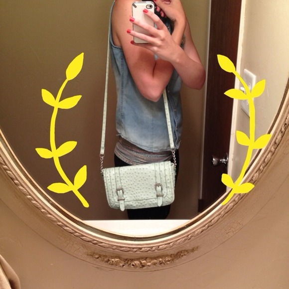 Mint Purse 👜 - Picture 3 of 4