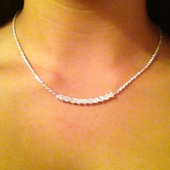 Formal necklaces - Picture 2 of 3