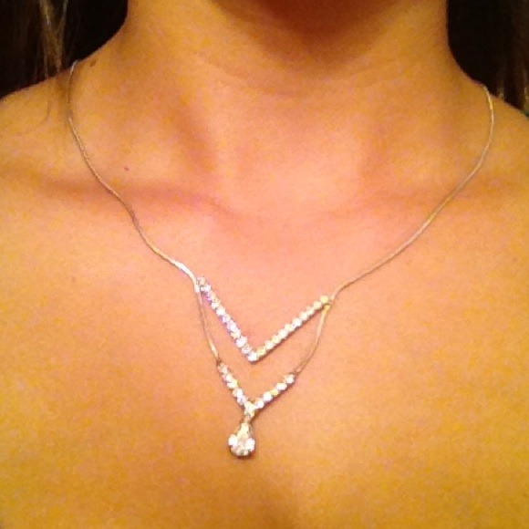 Formal necklaces - Picture 3 of 3
