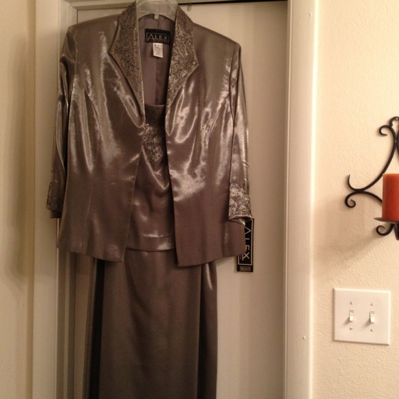 Beautiful full length formal evening dress.