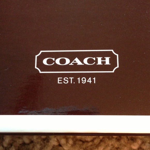 Authentic Coach Original Black Wool Scarf. - Picture 4 of 4