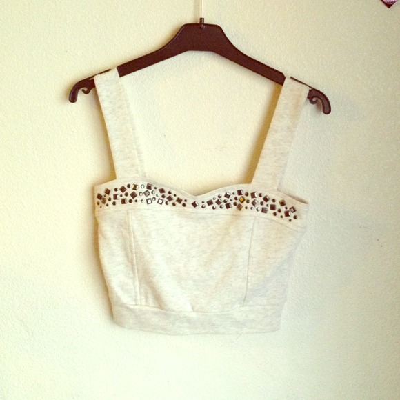🔴SOLD🔴-Crop Top with Bow Detail on back!