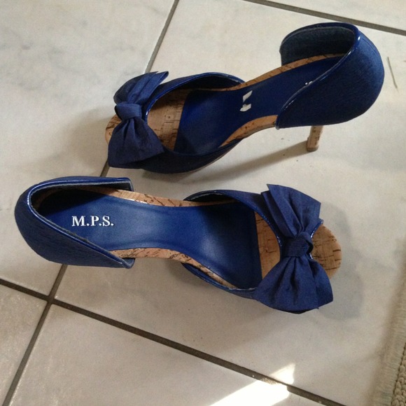 NO LONGER AVAILABLE: Blue Bow and Cork Heels Shoes - Picture 2 of 3
