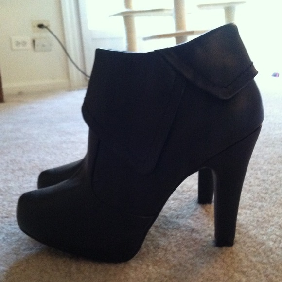 Shoes - Heels