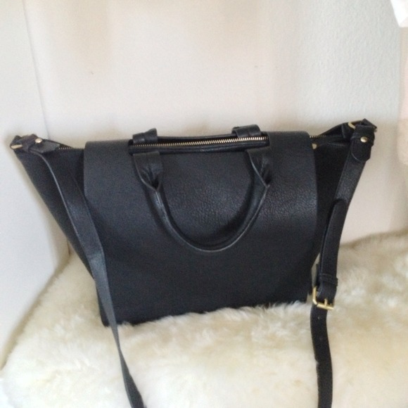 28 zara handbags zara city bag with flap like the trapeze from hana s closet on 28 zara handbags zara city bag with flap like the trapeze from hana s closet on